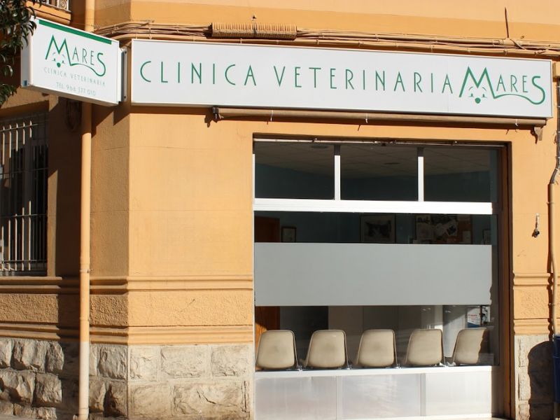 Fachada de ClÃ­nica veterinaria Mares